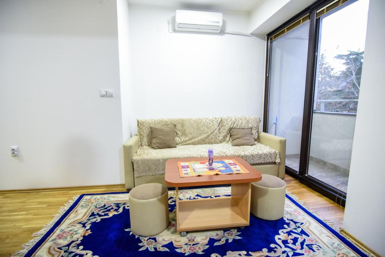 Stevi Apartment Skopje Bagian luar foto